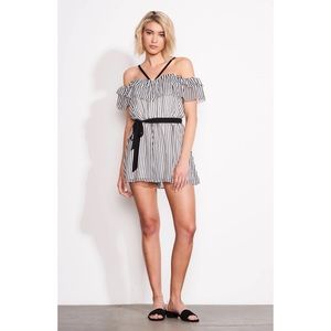 LIKE NEW ALI & JAY Toes In The Sand Romper Large